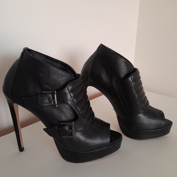 Tony Bianco Leather Black Buckle Ankle 